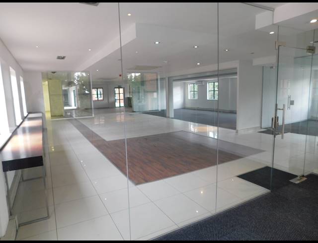 446M² OFFICE TO LET IN HYDE PARK
